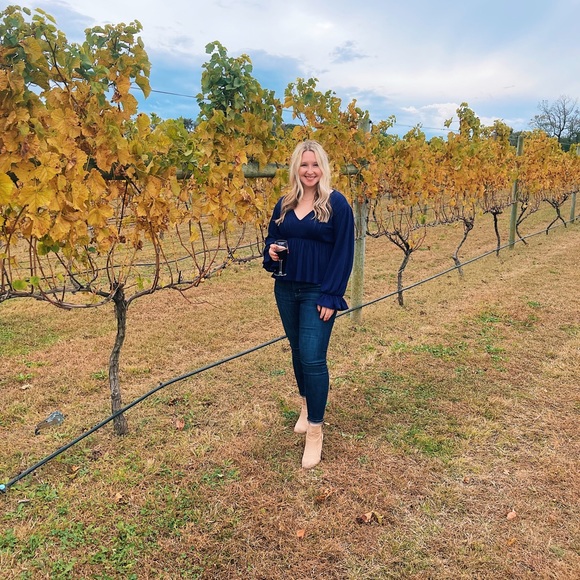 Meet your Posher, Alli - Picture 2 of 3